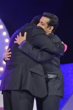 Salman Khan, Sanjay Dutt at Big Boss 5 Launch in Mehboob on 29th Sept 2011 (32).JPG